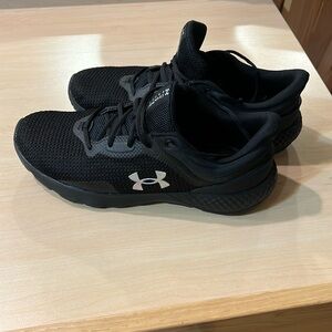 EUC Under Armour Charged Escape Running Shoes